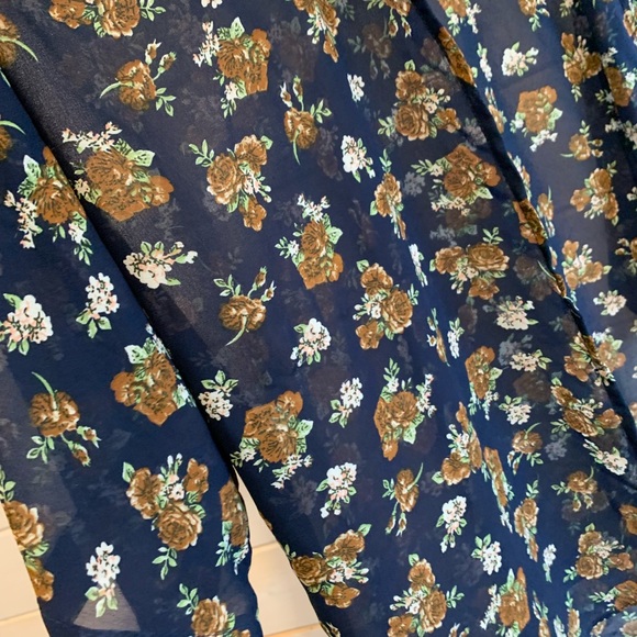 Rachel & Chloe | Floral Kimono - Picture 2 of 5